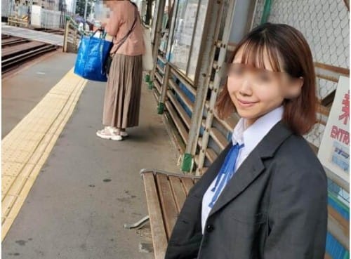 FC2 PPV 4768241 57%OFF! 毒親の**sjzspyxxs  住む家を出る為に素朴な彼女は求め低身長のGカップ制服ちゃんはお金の為におじさんの溜まった精子を子宮内で大量中出しされる