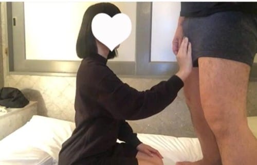 FC2 PPV 4779150 【先着30名500円オフ】**sjzspyxxs  さゆり19歳・顔射_1。クール系なのに笑顔が可愛すぎる小松菜奈系の黒髪ちゃんが「おと●さん、顔射されるところ見ててね」とカメラ目線顔射される一部始終（046）