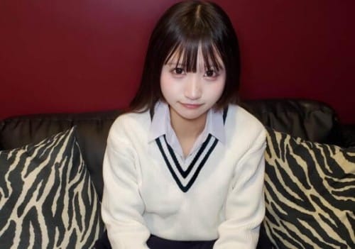 FC2 PPV 4793426 【顔出し】**sjzspyxxs  卒業前の制服時代最後の下校後にコンビニで餌付けして部屋で彼女の好きなおもちゃでイカせて脱力してる彼女のまんこの中におじさんの精子を大量中出し。